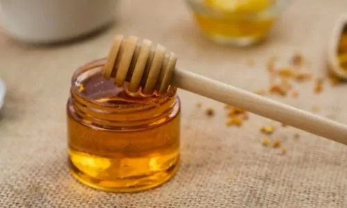 honey for skin, dark spots, glowing skin and immunity
