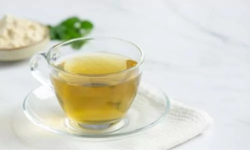 a cup of lipton green tea